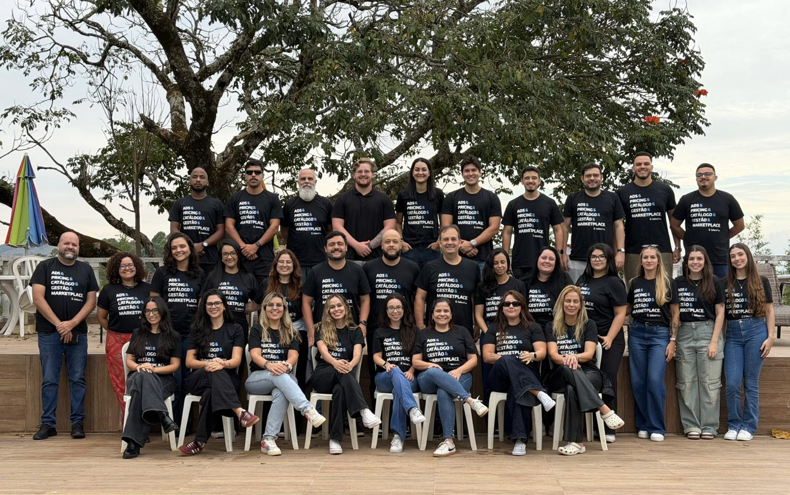 Time da agência SellersFlow reunido em Summit anual para alinhamento estratégico de gestão de marketplace.