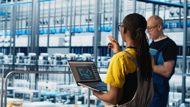 Indústria moderna realizando a transição B2B para D2C através de uma plataforma de e-commerce Indústria moderna realizando a transição B2B para D2C através de uma plataforma de e-commerce e inteligência de dados. inteligência de dados.