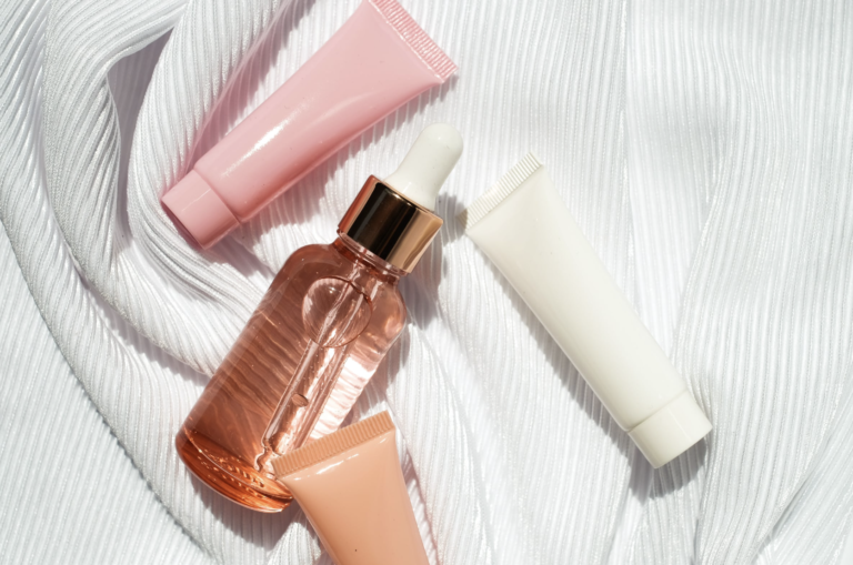 Veja como este lançamento de cosméticos na Amazon USA vendeu 230 unidades no primeiro dia e conquistou o selo de #1 New Release. Confira a estratégia!