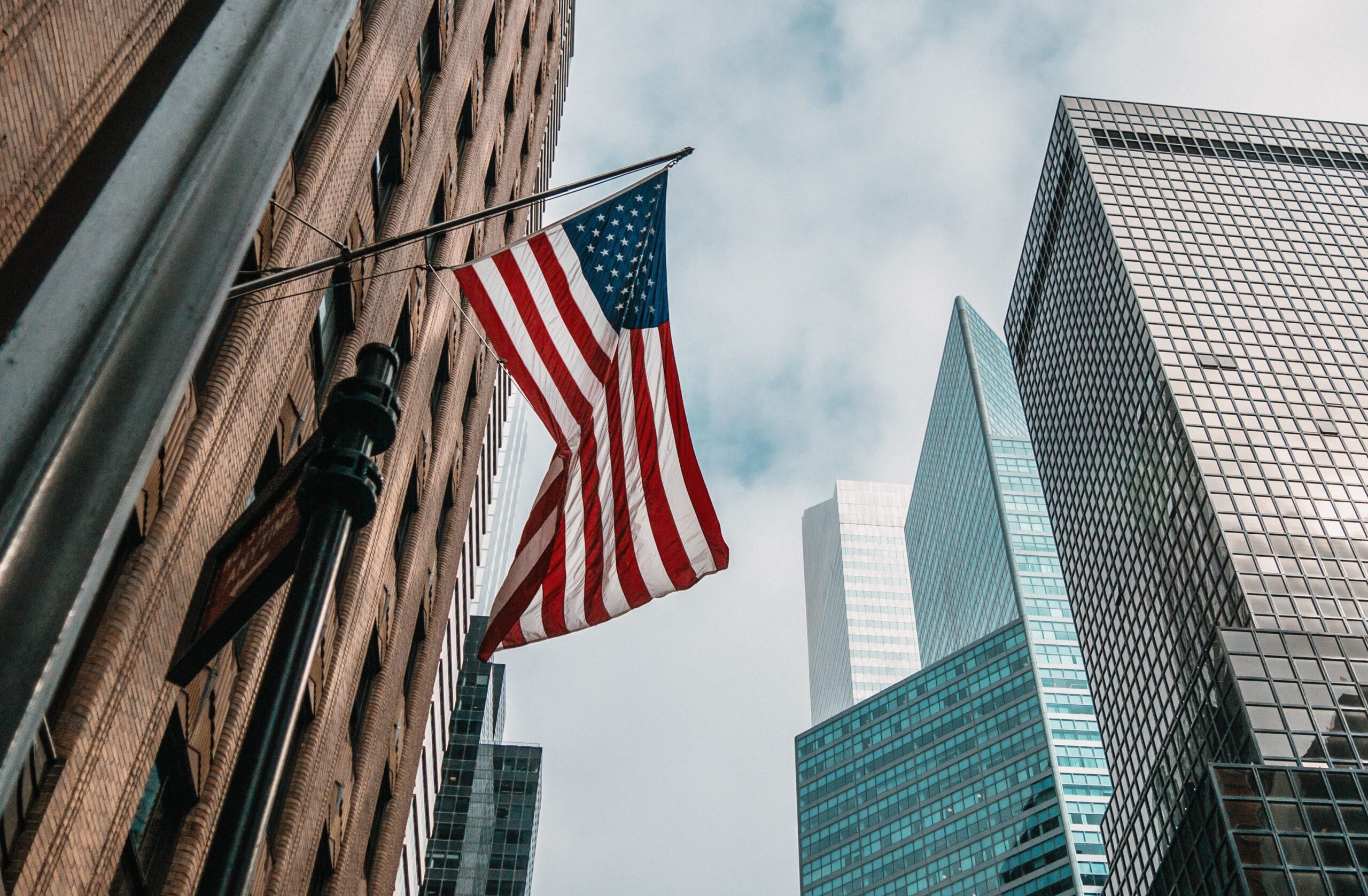 O sucesso de marcas que buscam vender nos Estados Unidos depende do envio antecipado e preditivo de estoque aos centros de fulfillment, evitando rupturas de estoque durante o Prime Day.