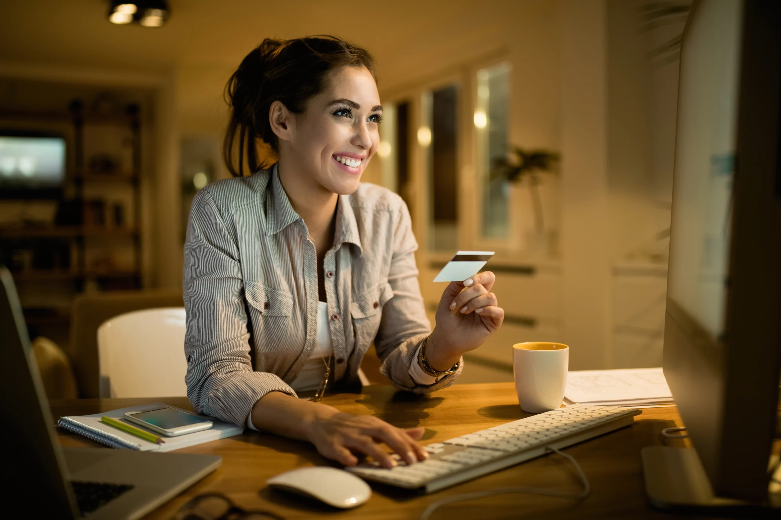 Monitorar o comportamento de compra e as tendências de consumo digital em tempo real é o que permite estruturar campanhas eficientes de marketing de e-commerce para canais internacionais.