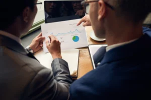 Aprenda a vender no digital gerando desejo e necessidade. Descubra como o conteúdo ajuda o consumidor a reconhecer problemas antes da busca.